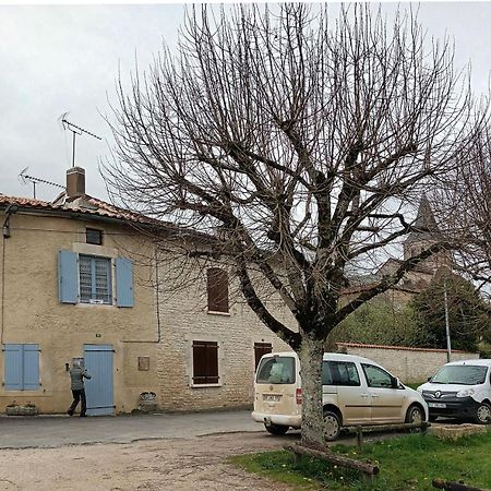 Apartamento Au Bord De La Riviere Verteuil-sur-Charente Exterior foto