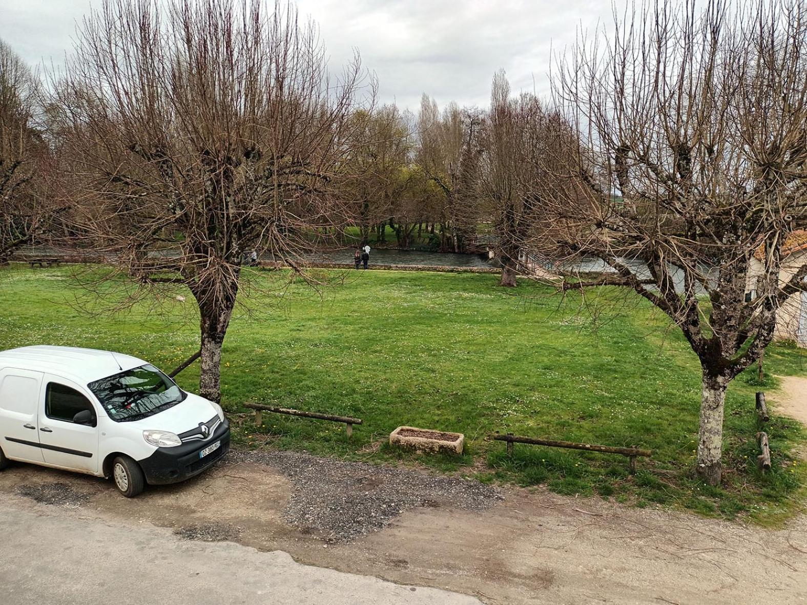 Apartamento Au Bord De La Riviere Verteuil-sur-Charente Exterior foto