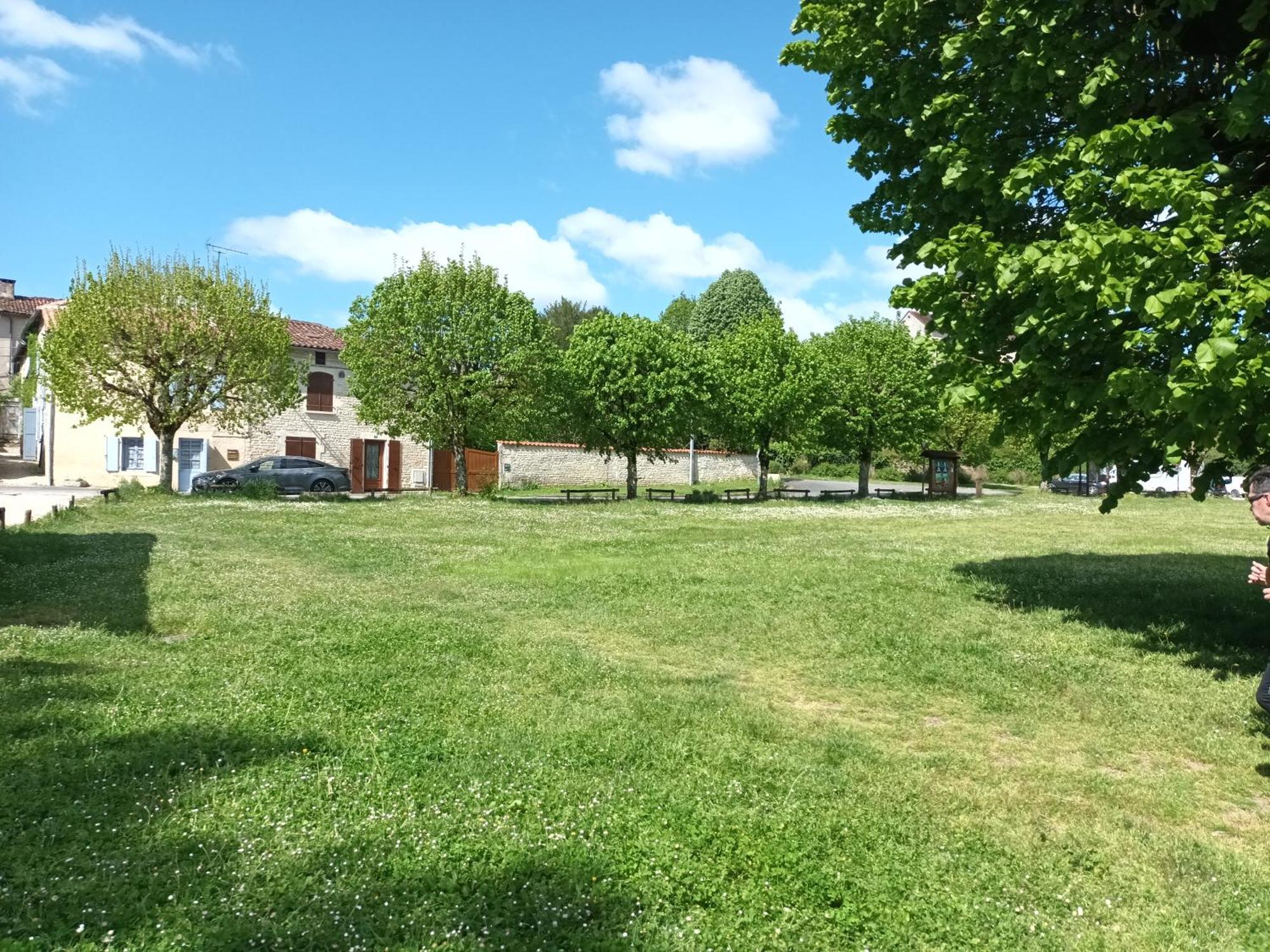 Apartamento Au Bord De La Riviere Verteuil-sur-Charente Exterior foto